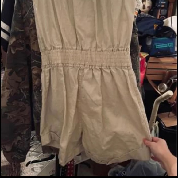 Short Rompers - Picture 2 of 3